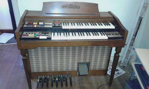 Lowrey - Jupiter organ.  FREE to good home